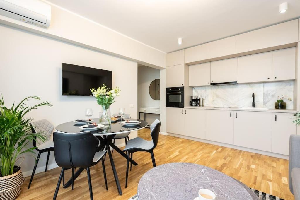 Sunny 2Br Flat - Top Location - Stunning Views ブカレスト エクステリア 写真