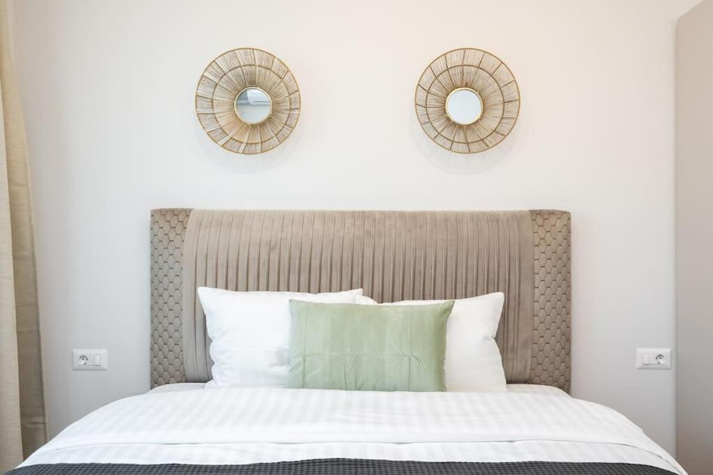 Sunny 2Br Flat - Top Location - Stunning Views ブカレスト エクステリア 写真