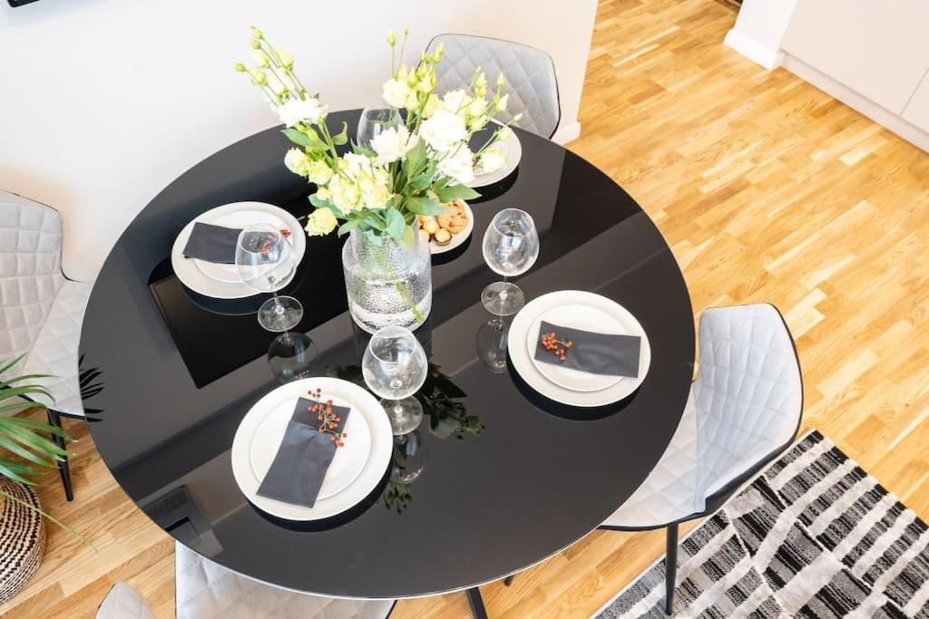 Sunny 2Br Flat - Top Location - Stunning Views ブカレスト エクステリア 写真