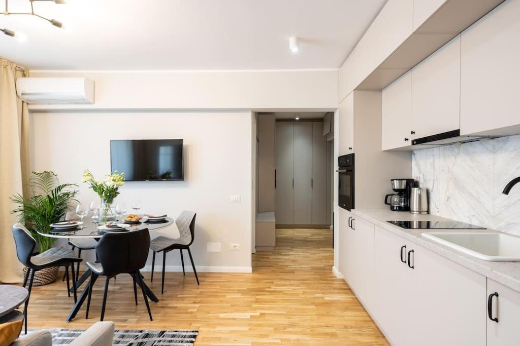 Sunny 2Br Flat - Top Location - Stunning Views ブカレスト エクステリア 写真